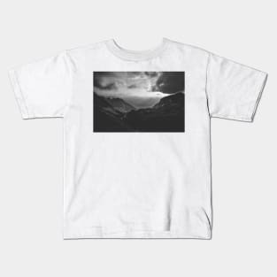 Total freedom - black and white landscape photography Kids T-Shirt